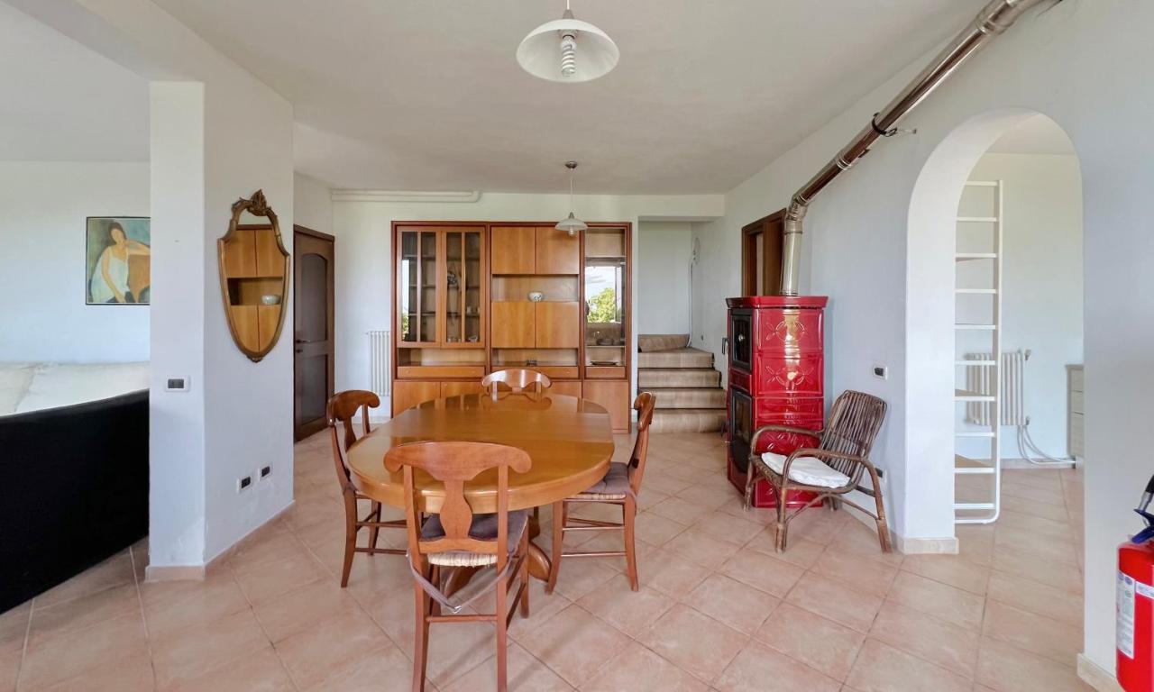 Zona living, secondo angolo